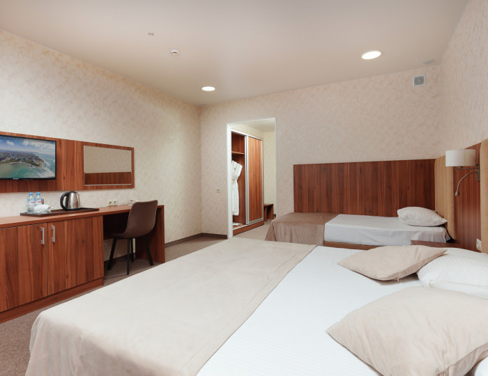 Комфорт 2-местный с 2-мя доп.местам - Курортный отель «Славянка»